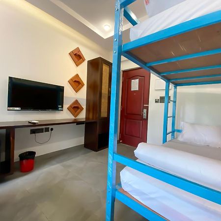 Downtown Hostels - Анжуна Екстер'єр фото