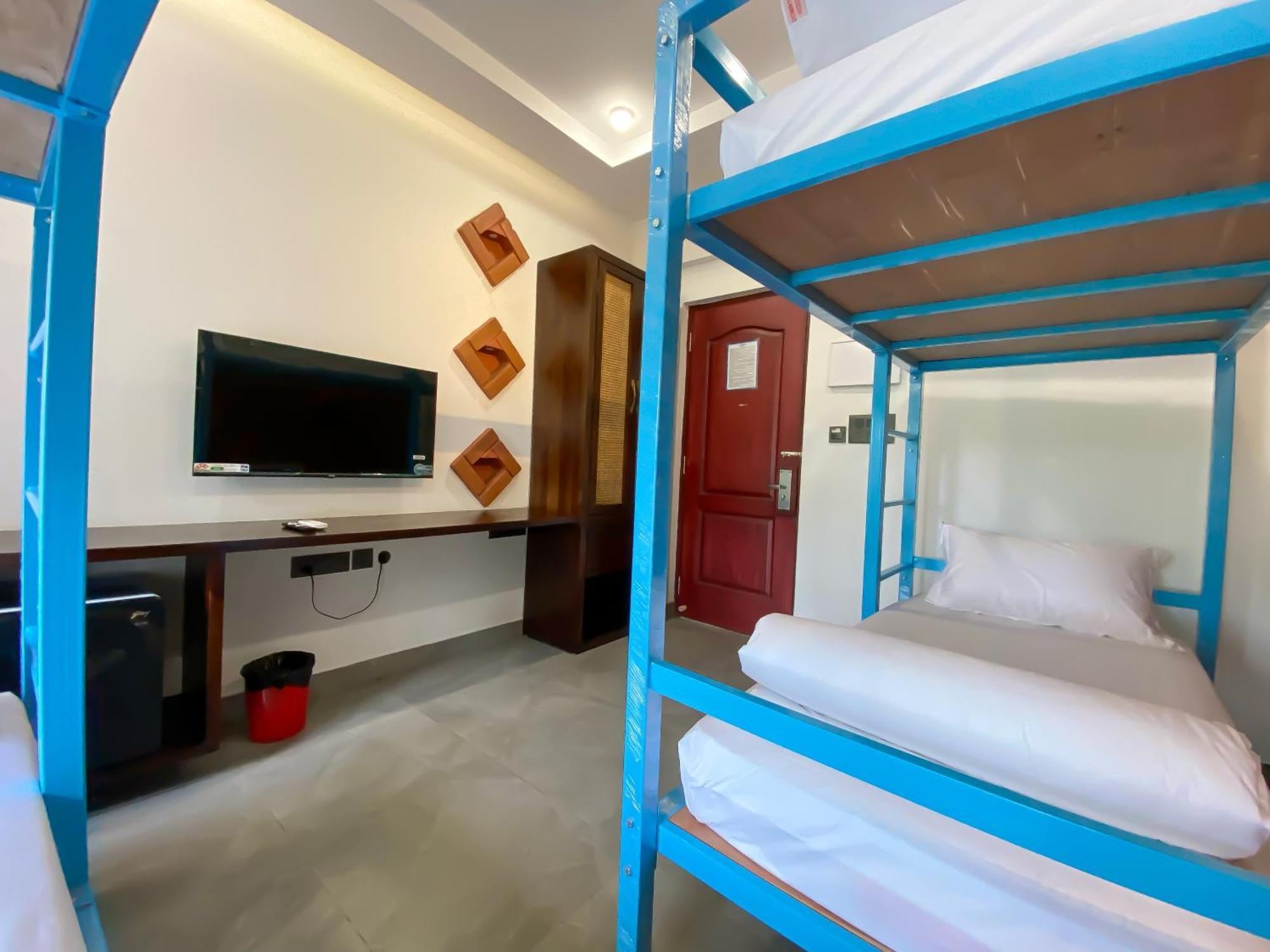 Downtown Hostels - Анжуна Екстер'єр фото