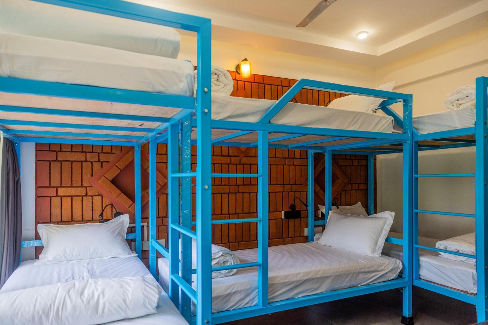 Downtown Hostels - Анжуна Екстер'єр фото